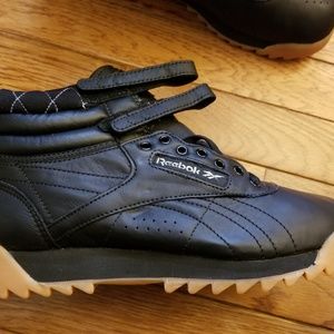 Reebok Womens Freestyle Hi Black / Met Silver/Gum